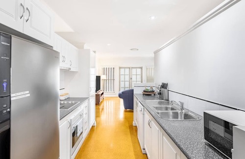 Sunnybank House | Cozy Hub near Food Fusion | Family Business Ideal