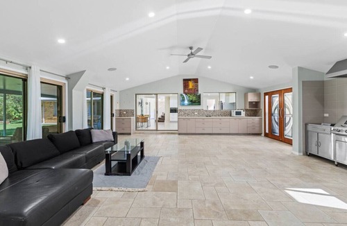 Capalaba House | Cozy Retreat in the Heart of Capalaba
