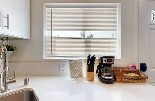 Santa Ana Heights House | Cozy, Single-Level Getaway with Fast WiFi, Kitchenette, & A/C - Dogs Welcome