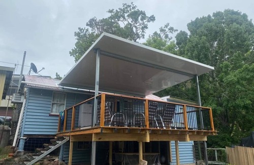 Somerset Dam Cabin | “Cozy Somerset Dam Cabin with AC, Perfect for Getaways or Wedding Stays sleeps 5