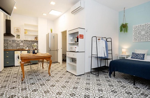 Sant Adria de Besos Apartment | Cozy Studio for 2 px - Beach 10' Walk - Barcelona center 25' Train