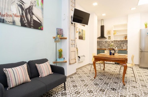 Sant Adria de Besos Apartment | Cozy Studio for 2 px - Beach 10' Walk - Barcelona center 25' Train