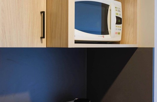 North Ryde Apartment | Cozy Studio Near Metro Macquarie Shopping Centre