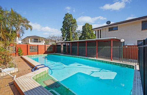 Robertson House | Cozy with Pool 4BD Family Retreat in Robertson