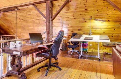 Auburn Apartment | Creativity Nook Rustic Studio 2 Mi to Owasco Lake