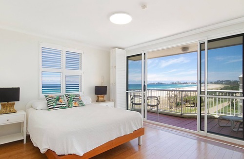Tugun Apartment | Crystal Beach 42 - Absolute Beachfront & Pool at Tugun!