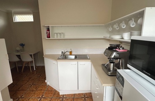 Lyons House | Curtin Cozy 2-Bedroom House Near Canberra Hospital