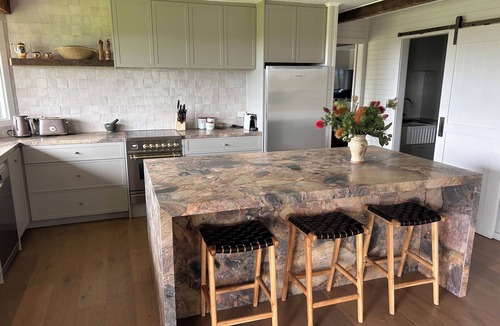 Shoreham Cottage | Cushla Cottage - A tranquil property in Shoreham w/stunning ocean and vine views