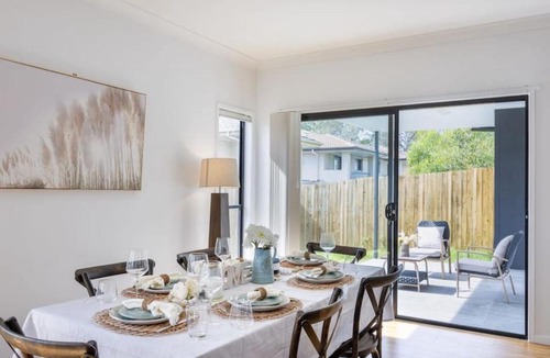 Calamvale House | Cute 4BR Family Home in Calamvale