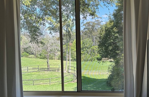 Maleny Cabin | Dads Art Studio