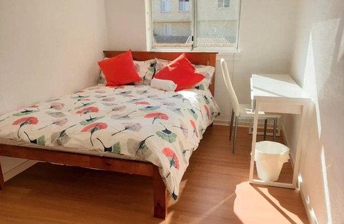 Turner House | Dana-Private Room in a 3-Bedroom Apartment-3