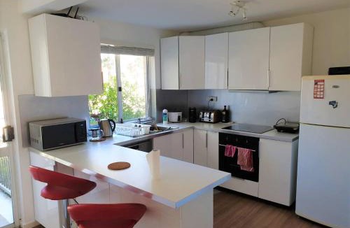 Turner House | Dana-Private Room in a 3-Bedroom Apartment-3