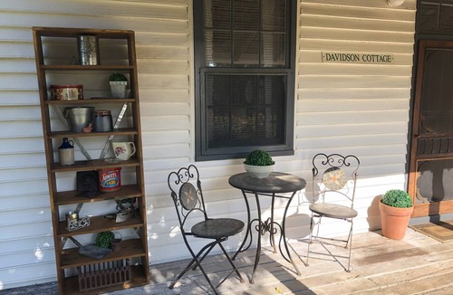 Penola Cottage | Davidson's Cottage Penola: Open fire, AC, Wifi, SMART TV, Garden Dog Friendly