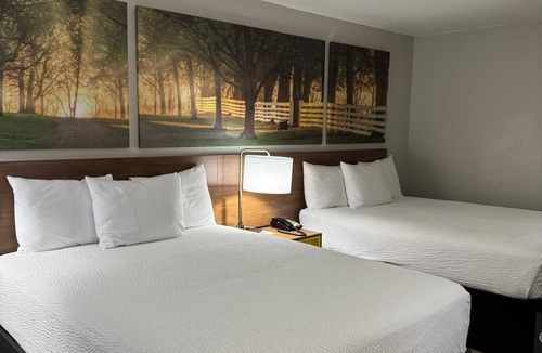 Clanton Hotel | Days Inn by Wyndham Clanton AL