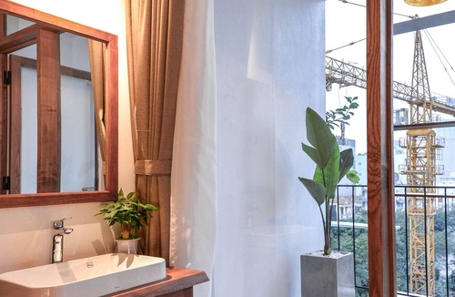 Dich Vong House | Deluxe double or twin in 22Land Residence