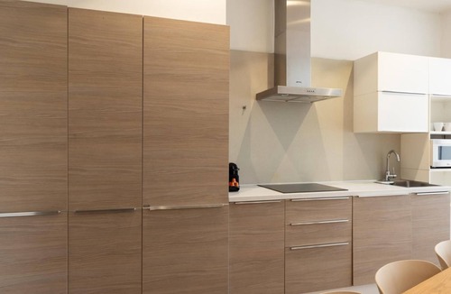 L'Antiga Esquerra de l'Eixample Apartment | DELUXE THREE BEDROOM APARTMENT
