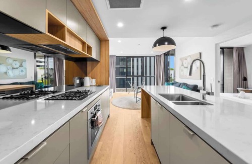 Woolloongabba Apartment | Designer Woolloongabba Retreat Near The Gabba
