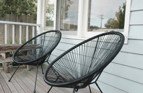Queenscliff House | Dinghy's Rest in the heart of town