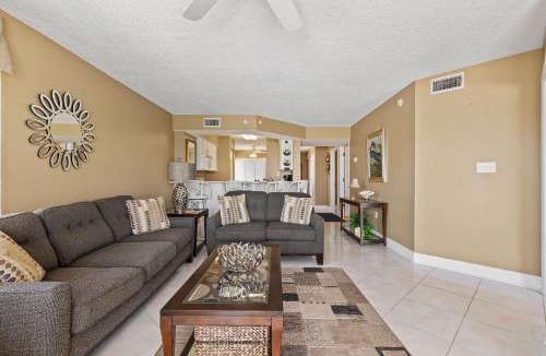 Seawinds Condo Apartment | Direct oceanfront corner condo with spacious balcony and heated beachfront pool