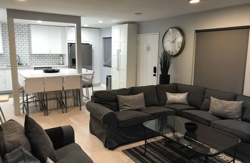 Lyon Street House | Disneyland Family home near Beach & Walk to zoo. Super central.