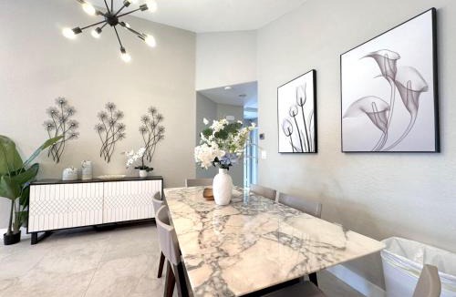 Sherwood Forest and Thistle Development House | Disneyland Vineyard Villa 6Bed 4Bath Game