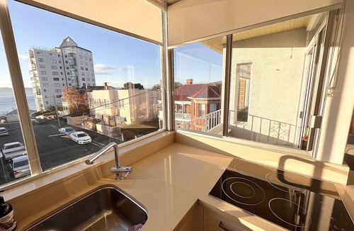 Battery Point Apartment | Django’s by Salamanca - Apartment with Balcony and Sea Views