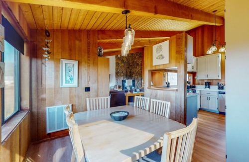 Sea Ranch House | Dog-Friendly Sea Ranch Home Near Playground & Beach
