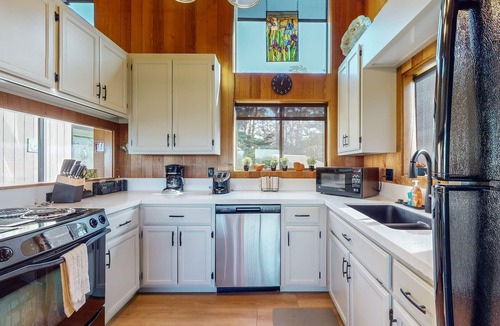Sea Ranch House | Dog-Friendly Sea Ranch Home Near Playground & Beach