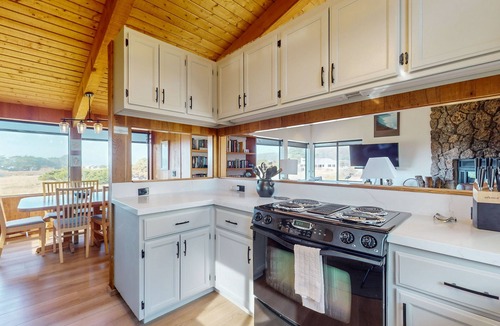 Sea Ranch House | Dog-Friendly Sea Ranch Home Near Playground & Beach
