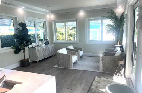 Bahama Reef Villa | Dolphin Cove