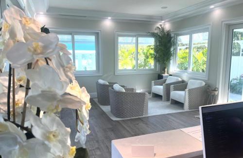 Bahama Reef Villa | Dolphin Cove