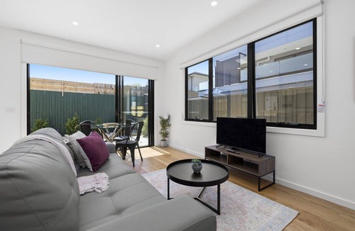 Moorabbin Villa | Domi Rentals - The Moorabbin Townhouse