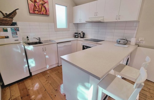 Queenscliff House | Doongarra in the heart of town
