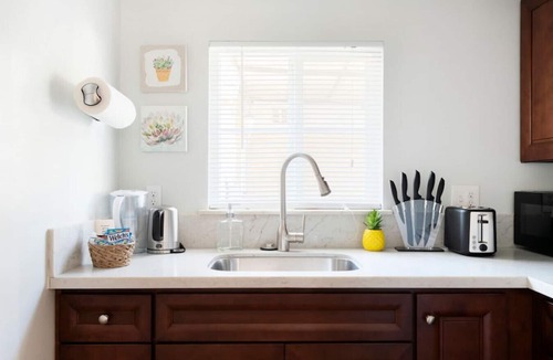 Montebello House | Double Comfort: 2 Private Units with Fully-Equipped Kitchens, Streaming Bliss, and Relaxing Common Patio.