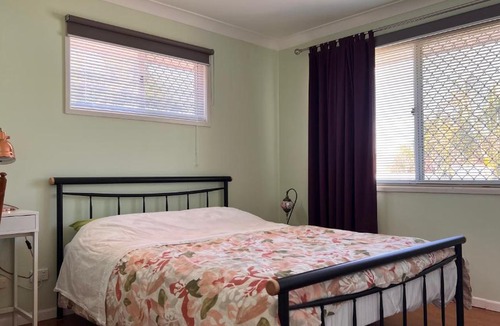 Daisy Hill House | Double Rooms exit24 on M1
