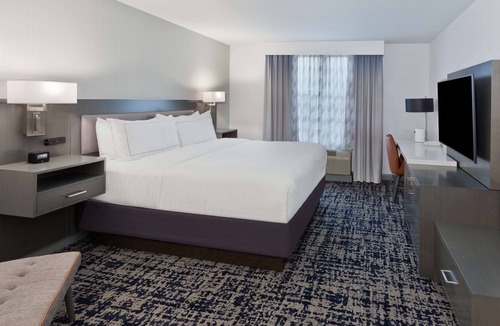 Dothan Hotel | DoubleTree by Hilton Dothan, AL