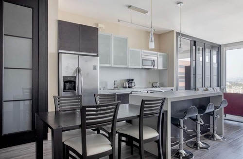 City West Apartment | Downtown 2BR w/Pool, Gym & W/D nr Convention Center, by Blueground