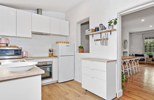 South Melbourne House | Draper Garden Cottage with Parking