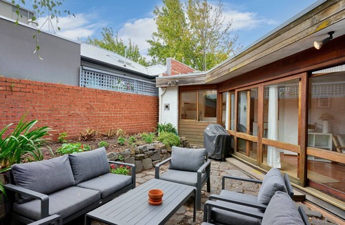 South Melbourne House | Draper Garden Cottage with Parking