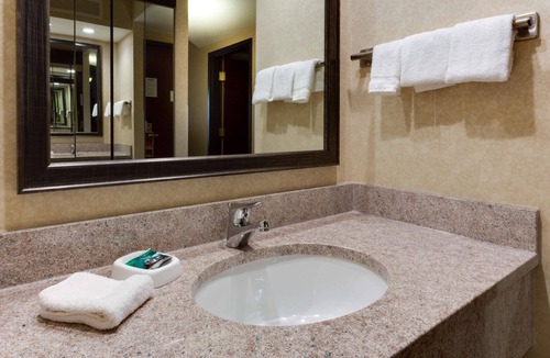 Crestline Heights Hotel | Drury Inn & Suites Birmingham Grandview