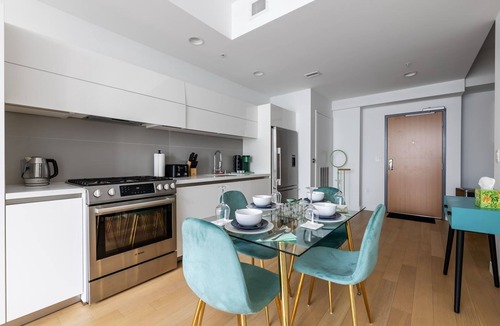 Vernon Condo | DTLA Bliss Views, Pool, Free Parking