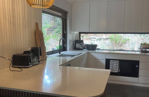 Bateau Bay House | East Bateau Bay Rainforest Retreat - 2 Mins To Beach - 3-6 Month Stayz