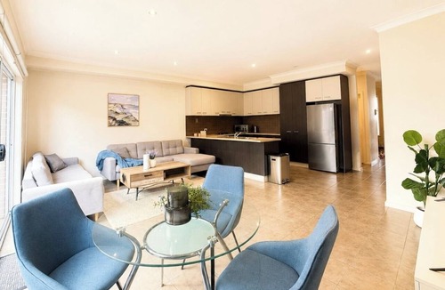 Craigieburn House | Easy Craigieburn Stay – Family and Work Friendly