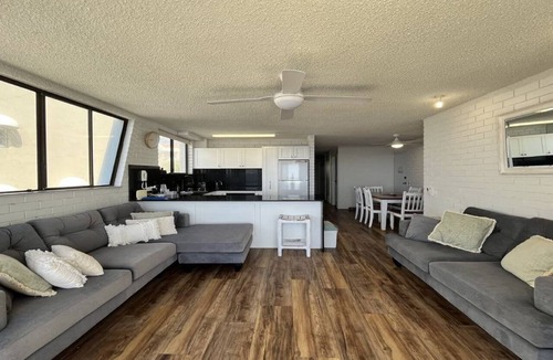 Caloundra Apartment | Edgecliffe 3 Kings Beach Unit With Ocean Views