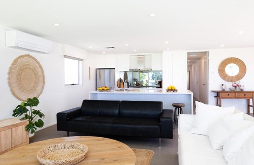 Mollymook Beach House | Eight Mitchell