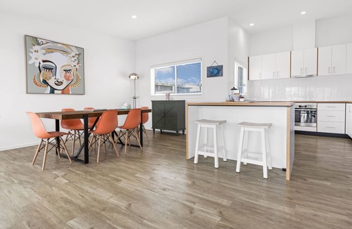 Lake Tyers Beach House | Eleebana: A Relaxed Coastal Escape Near Lake Tyers Beach