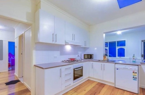 Balwyn House | Elegant Balwyn Paradise - Spacious Family House in Melbourne's Leafy East