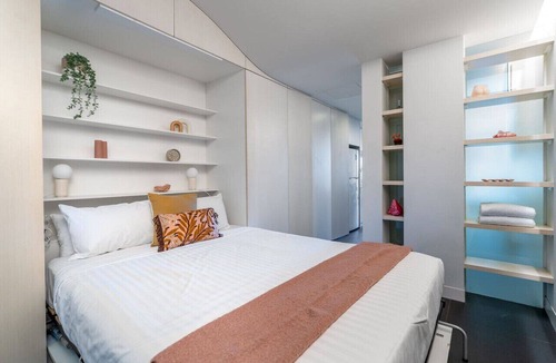 City West Apartment | Elegant Inner City Life Apt | Nishi Building