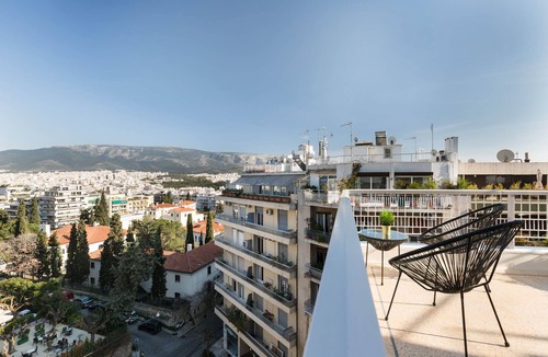 Kolonaki Apartment | Elegant Luminous 3BD Apartment in Kolonaki