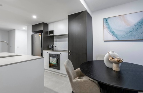 Phillip Apartment | Elegant Retreat with Pool, Gym & Cinema in ACT